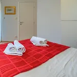 Appartement A Comfortable W Balcony 4 Min Walk To *