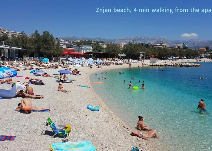 A Comfortable W Balcony 4 Min Walk To Apartment Split
